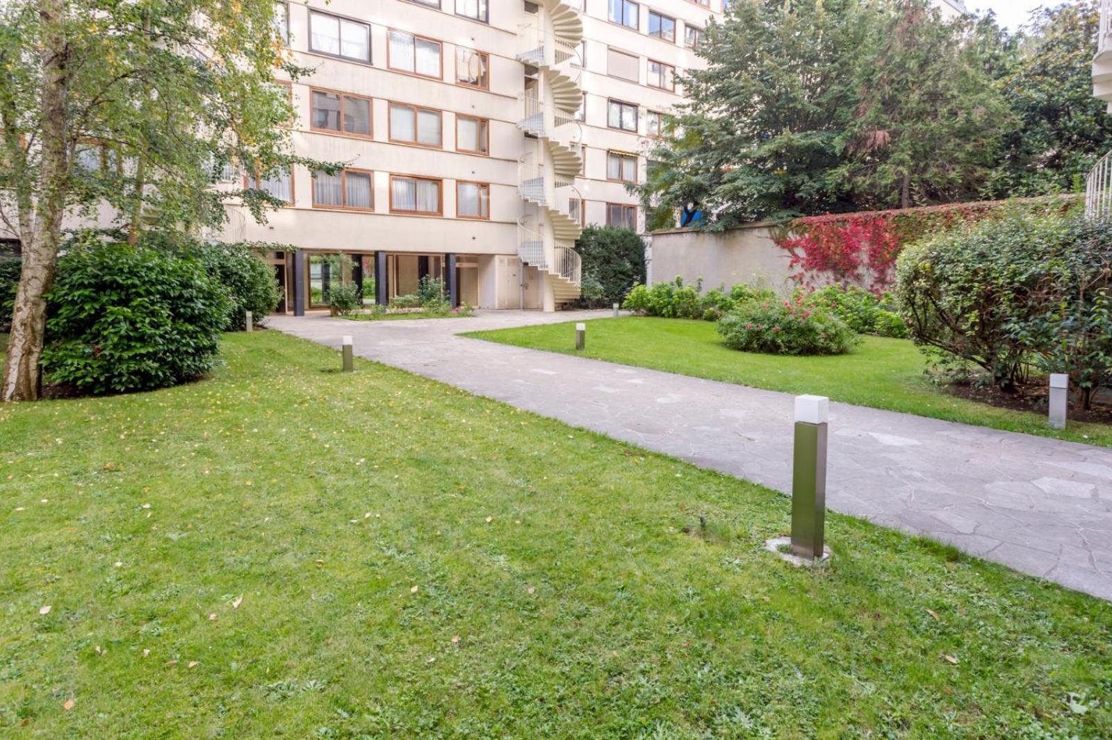 Calme Dans La Verdure 16e Appartement *