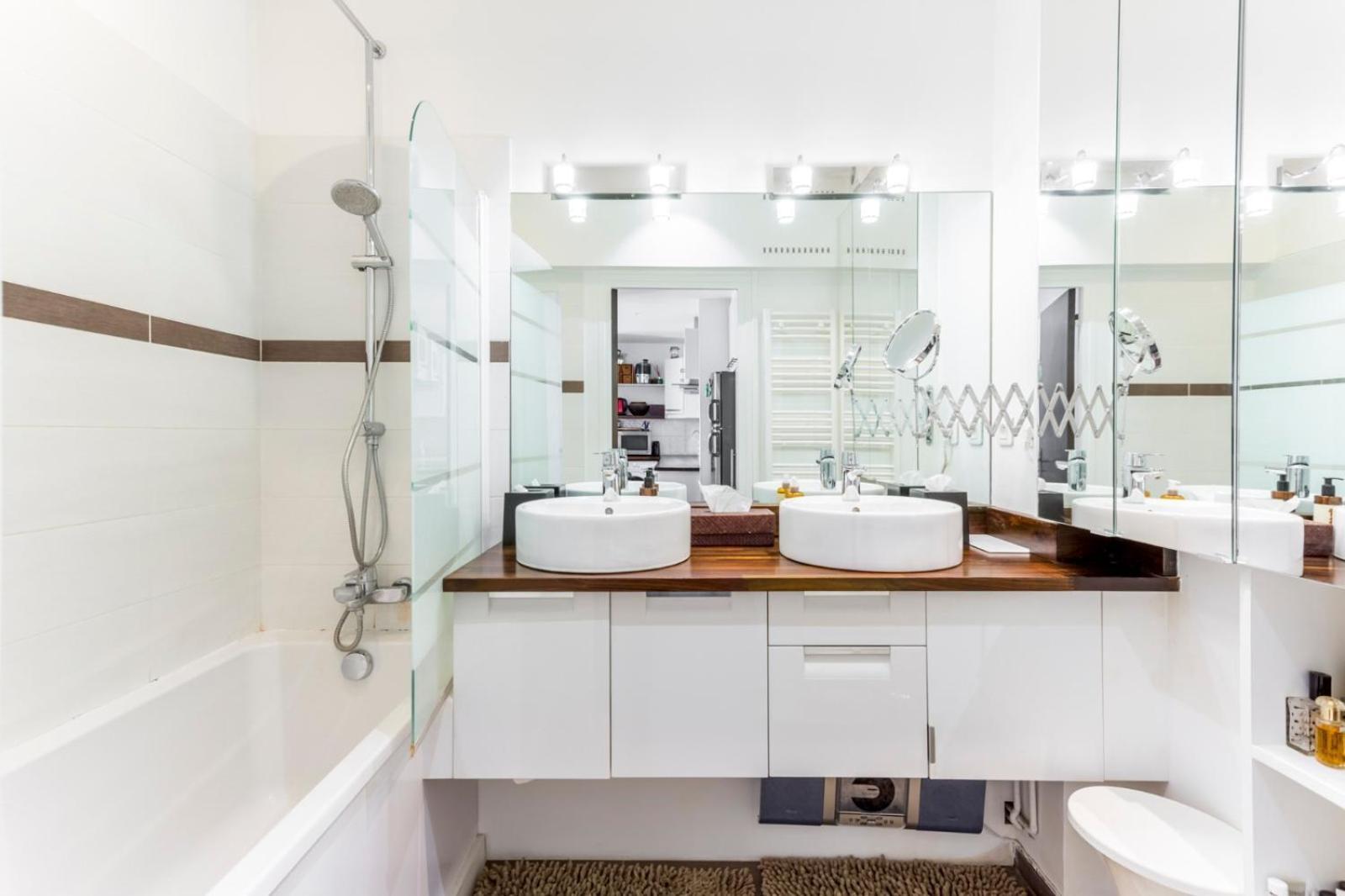 Apartment Calme Dans La Verdure 16e